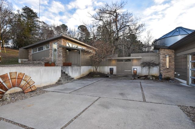 7058 E Farm Road 132, Springfield, MO 65802