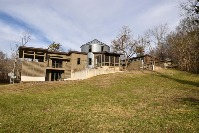 7058 E Farm Road 132, Springfield, MO 65802