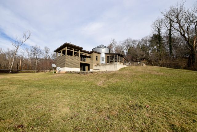 7058 E Farm Road 132, Springfield, MO 65802