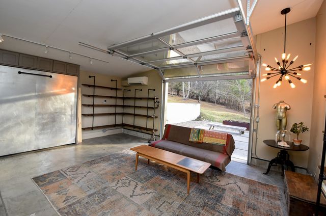 7058 E Farm Road 132, Springfield, MO 65802