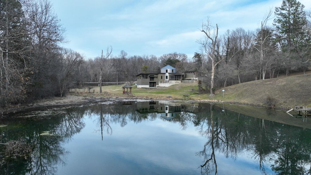 7058 E Farm Road 132, Springfield, MO 65802