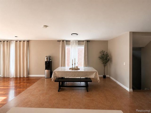 6525 Theisen Street, Dearborn, MI 48126