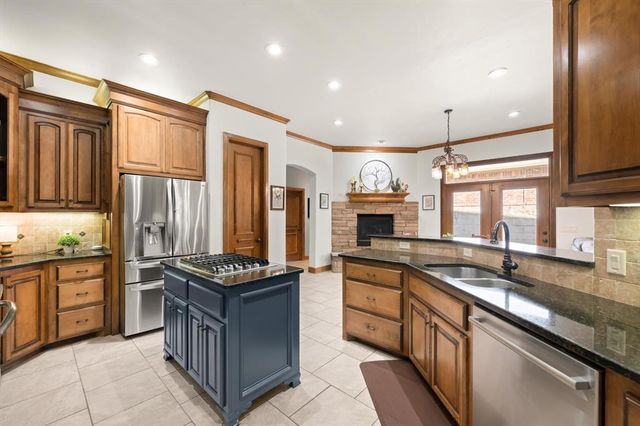 3824 Villas Creek Court, Edmond, OK 73003