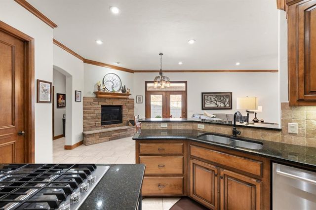 3824 Villas Creek Court, Edmond, OK 73003