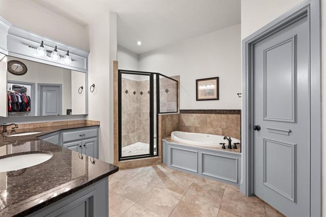 3824 Villas Creek Court, Edmond, OK 73003