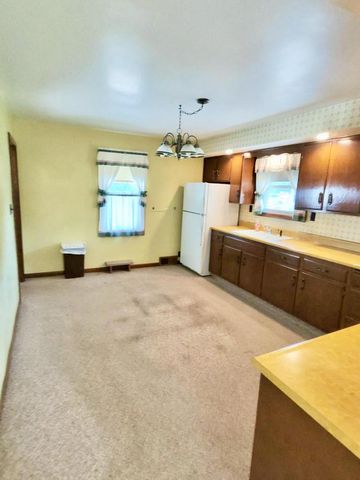 1905 N Rapids ROAD, Manitowoc, WI 54220