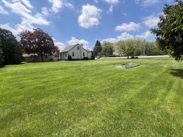1905 N Rapids ROAD, Manitowoc, WI 54220