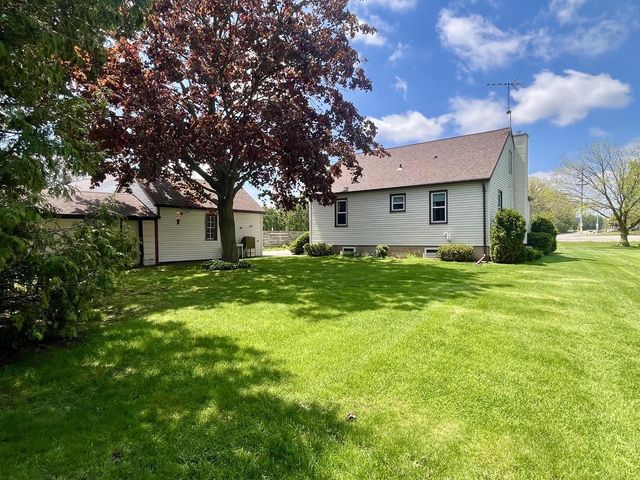 1905 N Rapids ROAD, Manitowoc, WI 54220