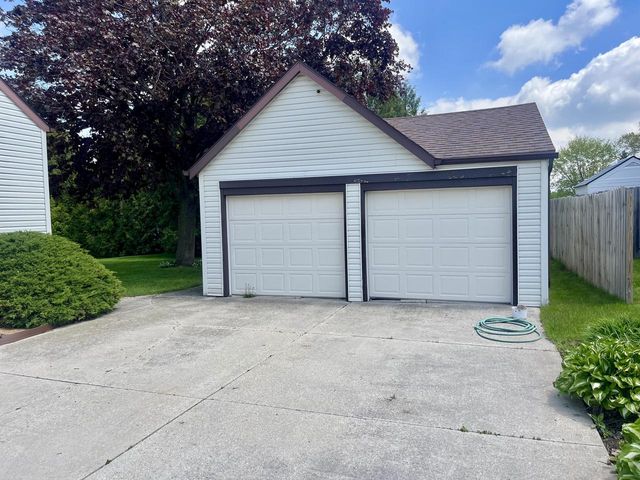 1905 N Rapids ROAD, Manitowoc, WI 54220