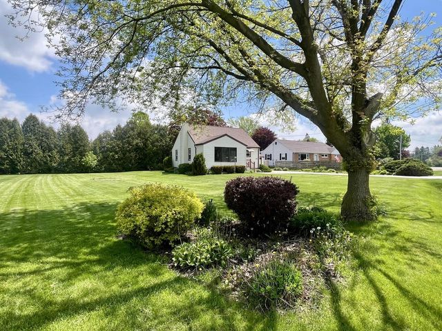 1905 N Rapids ROAD, Manitowoc, WI 54220