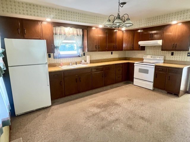 1905 N Rapids ROAD, Manitowoc, WI 54220
