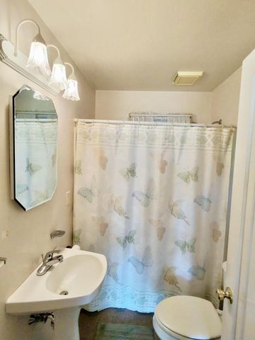 1905 N Rapids ROAD, Manitowoc, WI 54220