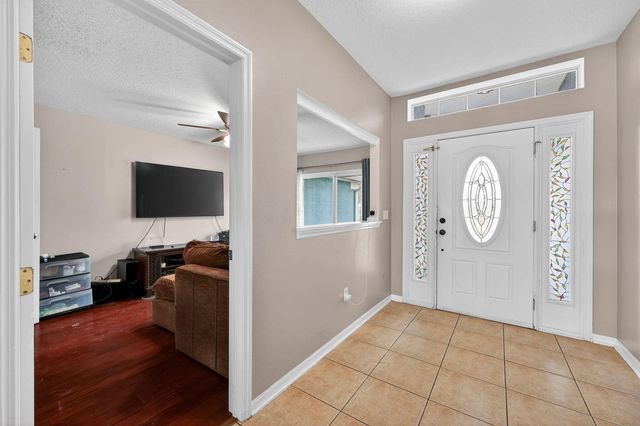 566 SW Sea Holly Terrace, Port St. Lucie, FL 34984