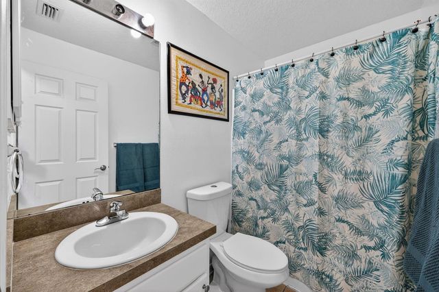 566 SW Sea Holly Terrace, Port St. Lucie, FL 34984