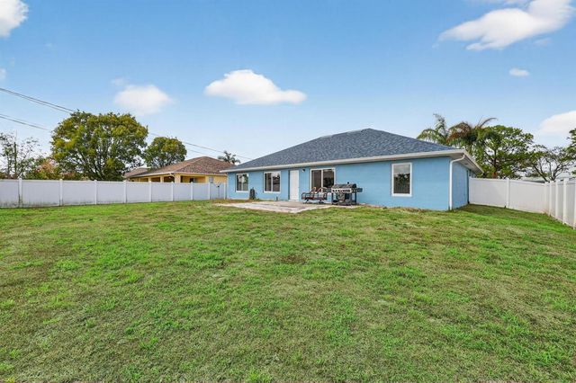 566 SW Sea Holly Terrace, Port St. Lucie, FL 34984