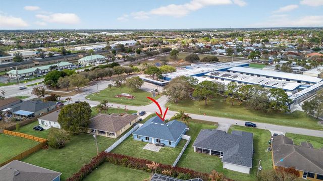 566 SW Sea Holly Terrace, Port St. Lucie, FL 34984