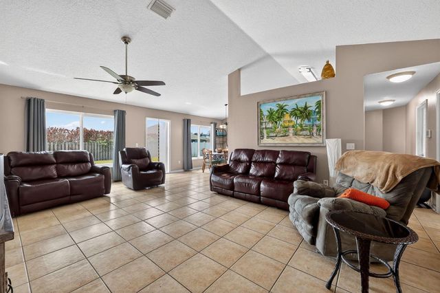 566 SW Sea Holly Terrace, Port St. Lucie, FL 34984
