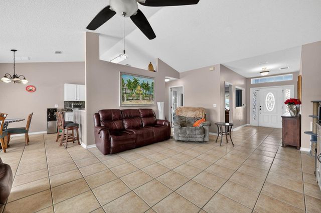 566 SW Sea Holly Terrace, Port St. Lucie, FL 34984