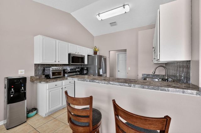 566 SW Sea Holly Terrace, Port St. Lucie, FL 34984