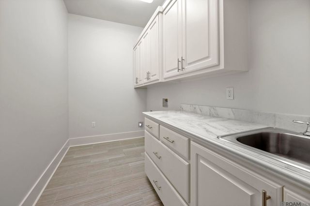 2855 Grand Way Ave, Baton Rouge, LA 70810