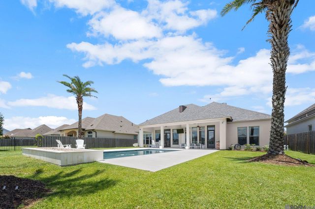 2855 Grand Way Ave, Baton Rouge, LA 70810