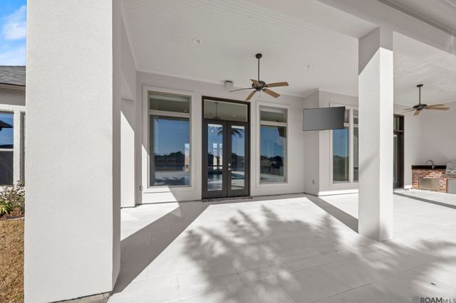 2855 Grand Way Ave, Baton Rouge, LA 70810