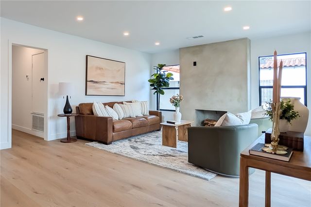 3641 Somerset, Los Angeles, CA 90016