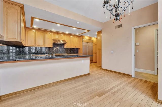 12305 Ridge, Los Angeles, CA 90049