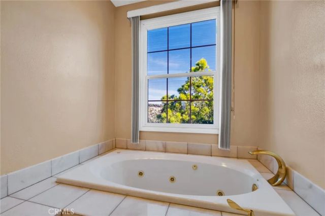 12305 Ridge, Los Angeles, CA 90049