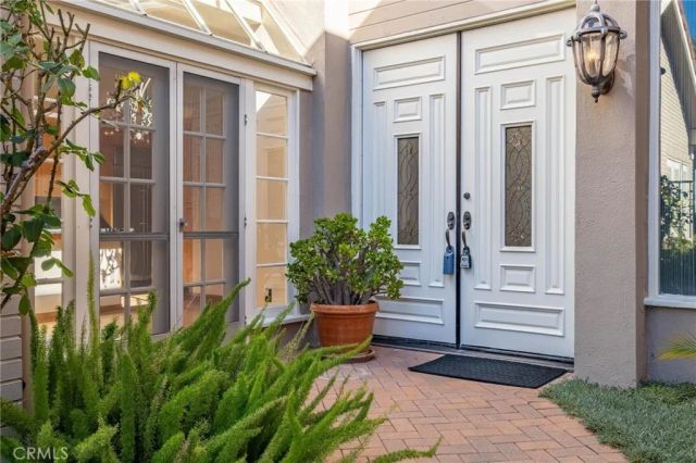 12305 Ridge, Los Angeles, CA 90049