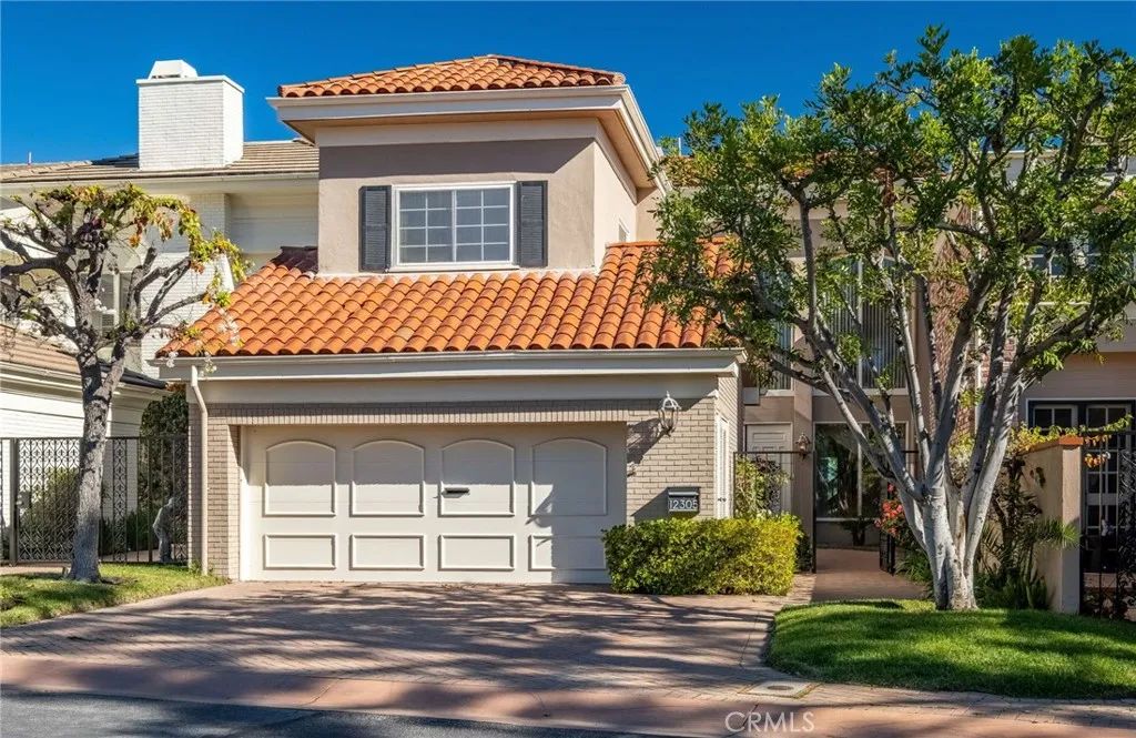 12305 Ridge, Los Angeles, CA 90049