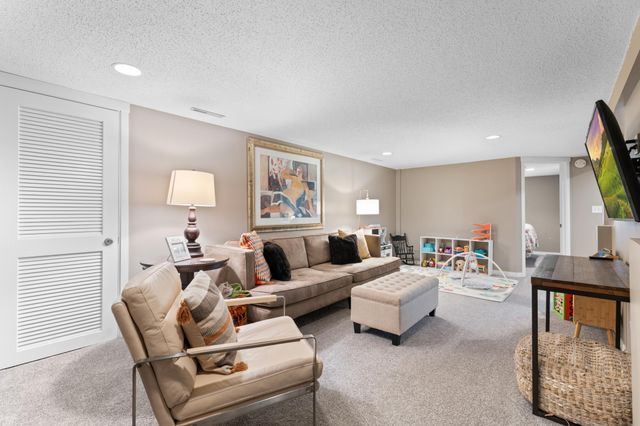 1609 29th Street SE, Rochester, MN 55904