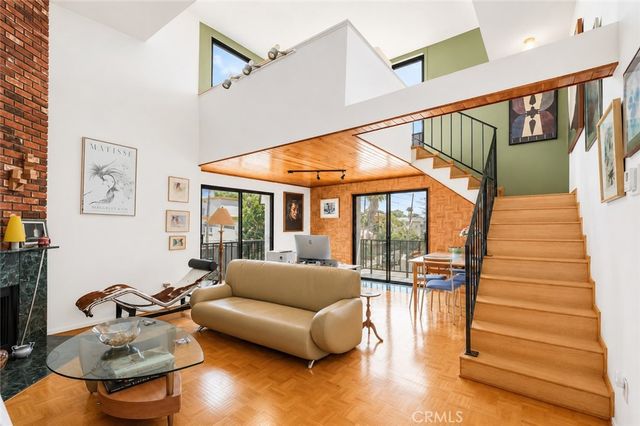 1971 Rodney 307, Los Angeles, CA 90027