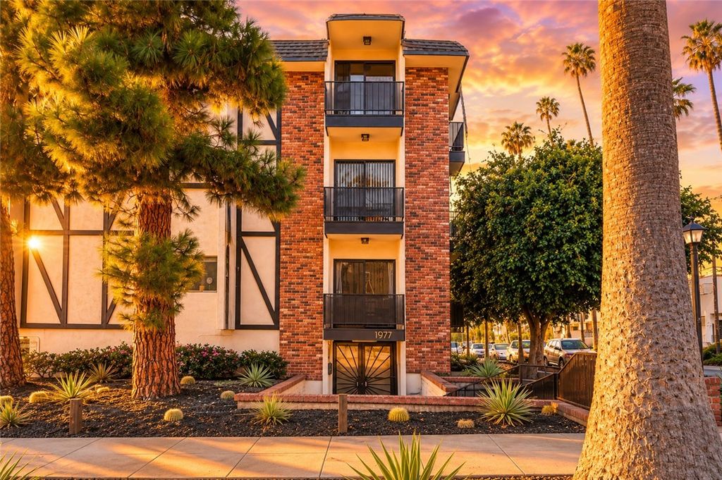 1971 Rodney 307, Los Angeles, CA 90027