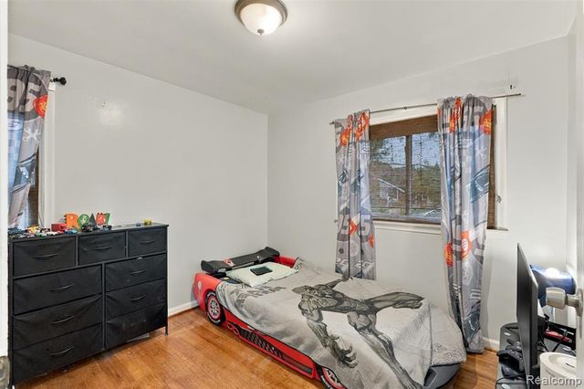 1339 Venice Street, Dearborn, MI 48124