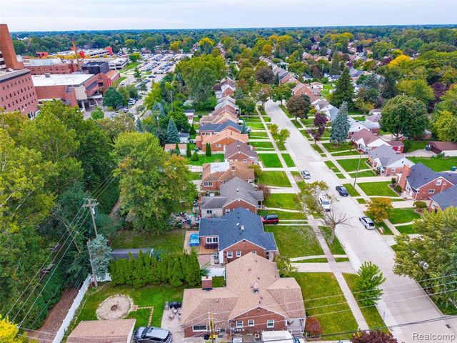 1339 Venice Street, Dearborn, MI 48124