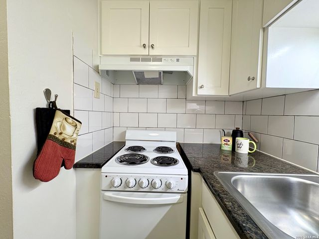 7709 Broadway Apt 103, San Antonio, TX 78209