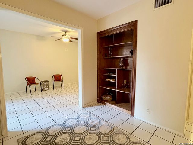 7709 Broadway Apt 103, San Antonio, TX 78209