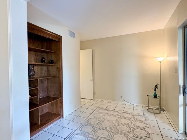 7709 Broadway Apt 103, San Antonio, TX 78209