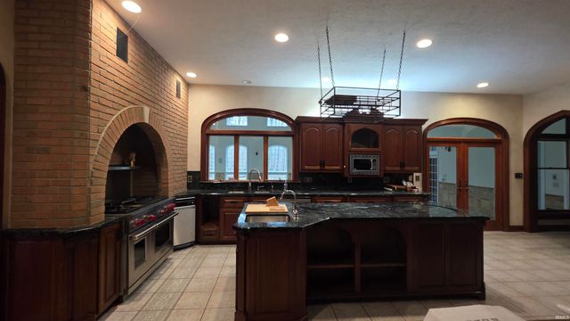 178 W 100 S Road, Rochester, IN 46975