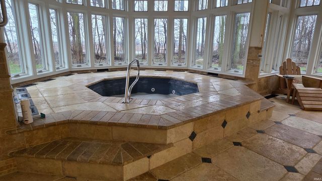 178 W 100 S Road, Rochester, IN 46975
