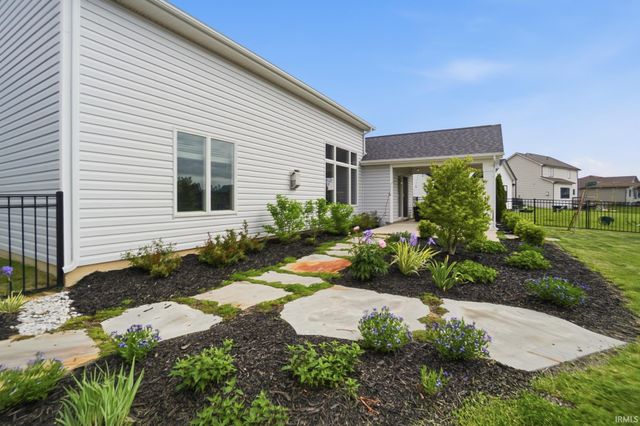 13111 Silk Tree Trail, Fort Wayne, IN 46814