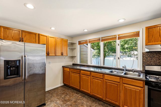 2627 Ridgeway Road, Manchester, NJ 08759
