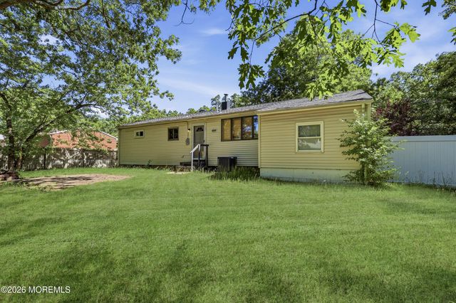 2627 Ridgeway Road, Manchester, NJ 08759