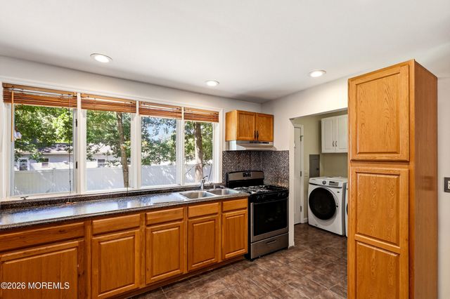 2627 Ridgeway Road, Manchester, NJ 08759