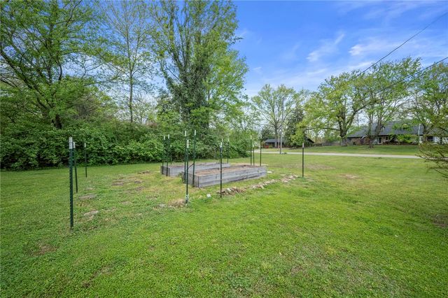 600 University Street, Siloam Springs, AR 72761