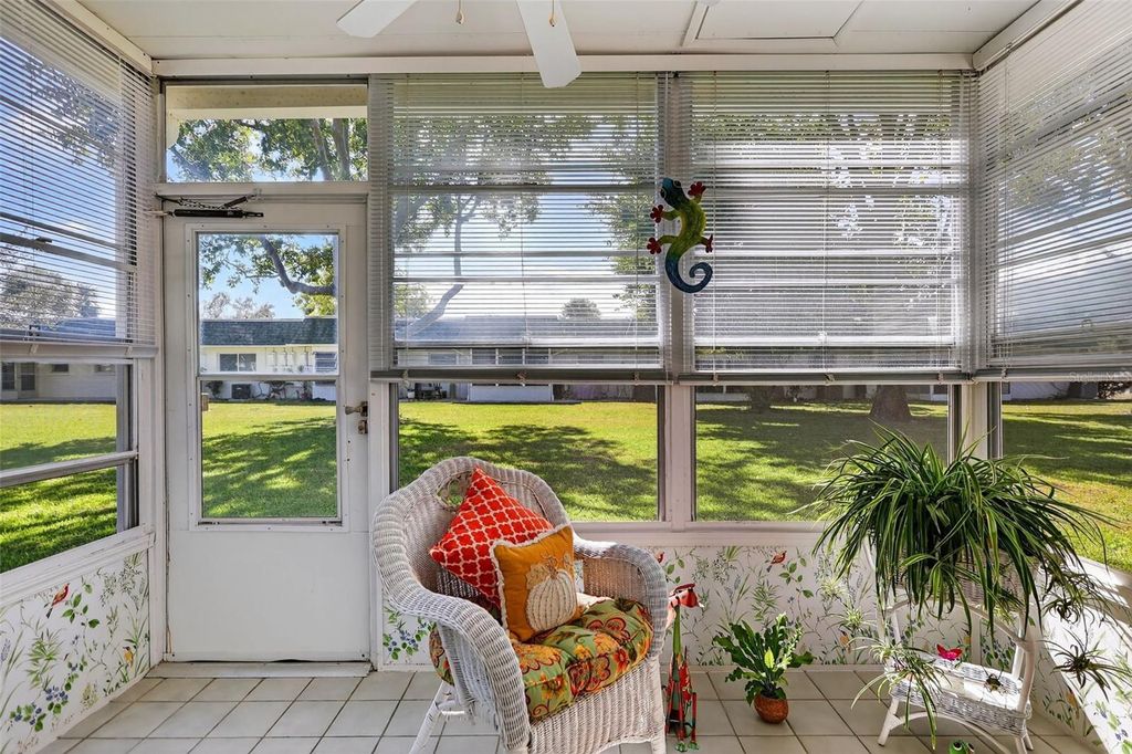 Image 21 of property listing at 4207 34TH AVENUE DRIVE W 4207, Bradenton, FL 34205