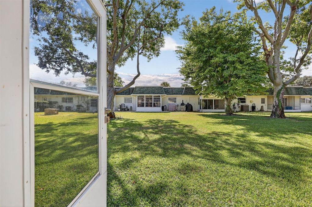Image 34 of property listing at 4207 34TH AVENUE DRIVE W 4207, Bradenton, FL 34205