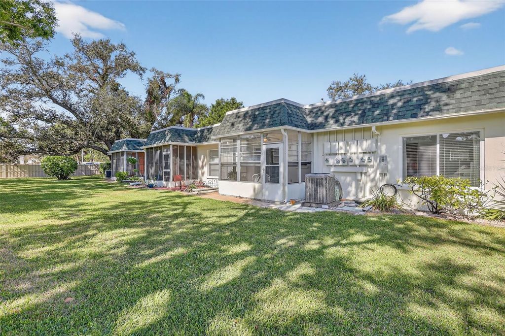 Image 35 of property listing at 4207 34TH AVENUE DRIVE W 4207, Bradenton, FL 34205