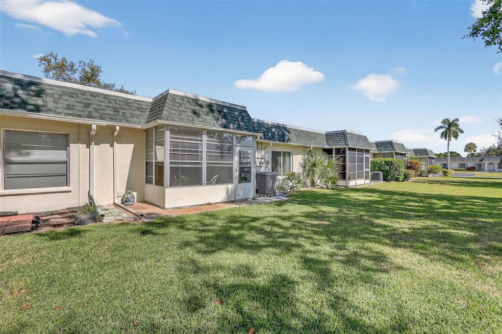 Image 37 of property listing at 4207 34TH AVENUE DRIVE W 4207, Bradenton, FL 34205